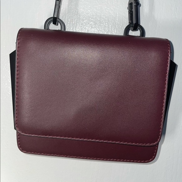 NWOT/Kendall & Kylie leather, burgundy crossbody bag - Picture 7 of 10